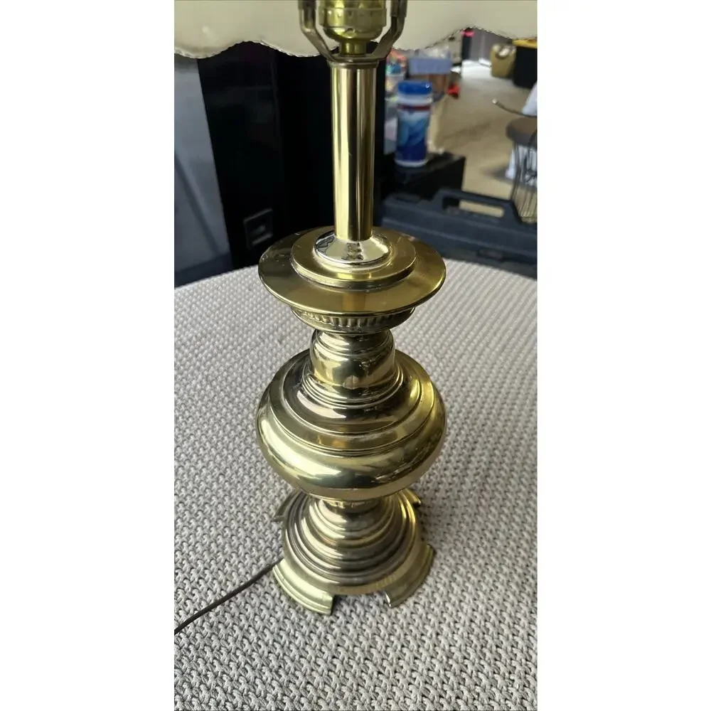 VintageBrass Lamp. Excellent Condition Nice And Heavy.